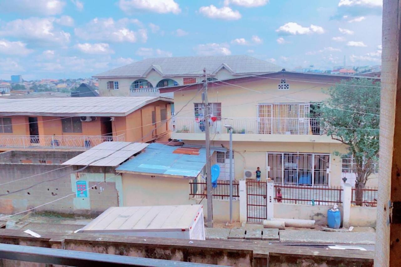 Maleeks Apartment Ikeja "Shared 2Bedroom Apt, Individual Private Rooms And Baths" Lagos Exterior photo